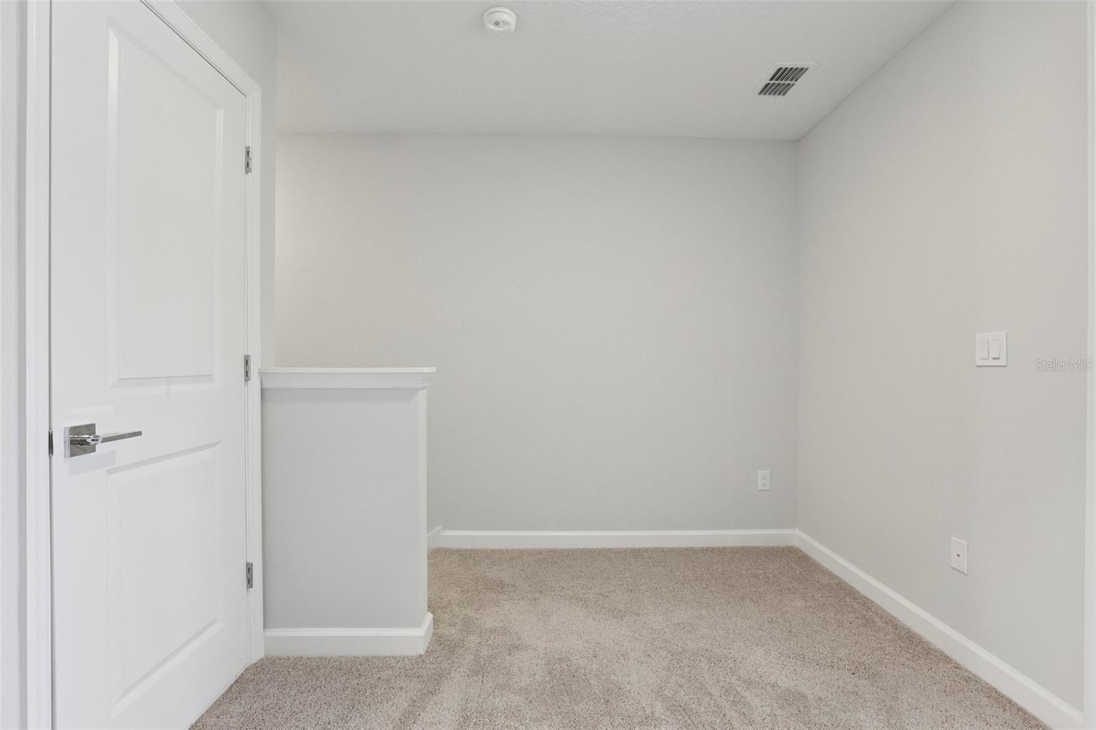 Image 23 of 43 For 7681 Deer Valley Circle