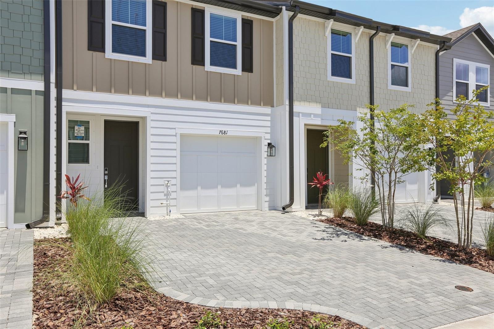 Image 4 of 43 For 7681 Deer Valley Circle