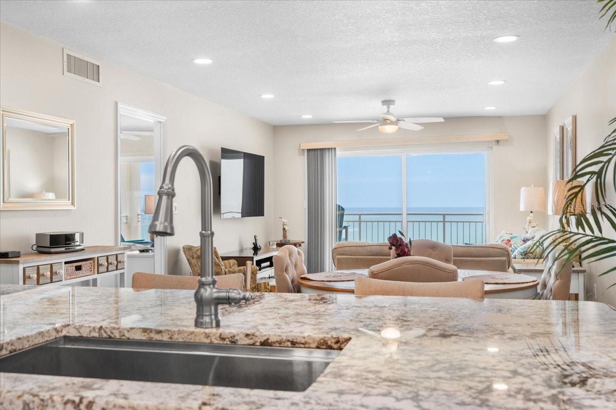 Image 13 of 45 For 13000 Gulf Boulevard 309