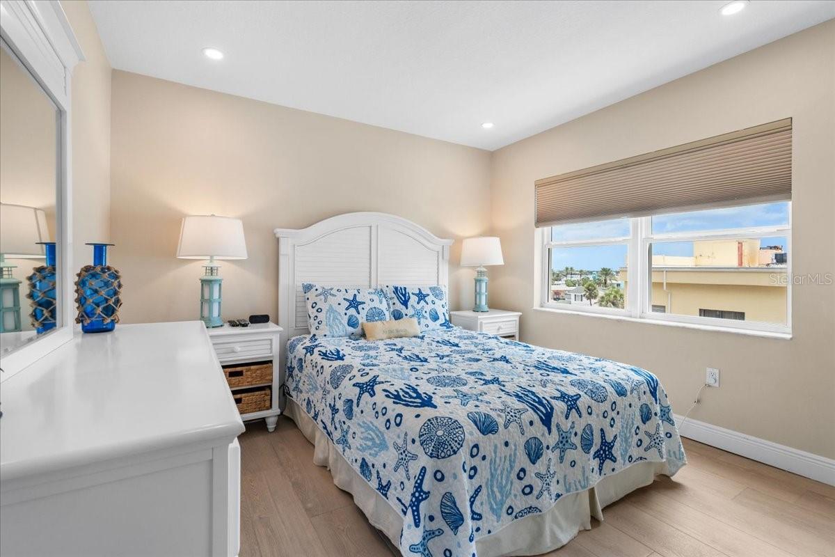 Image 24 of 45 For 13000 Gulf Boulevard 309