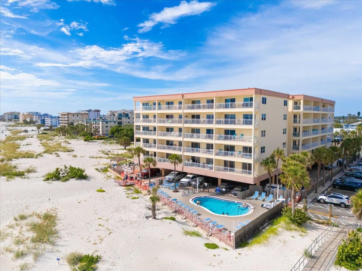 Image 31 of 45 For 13000 Gulf Boulevard 309