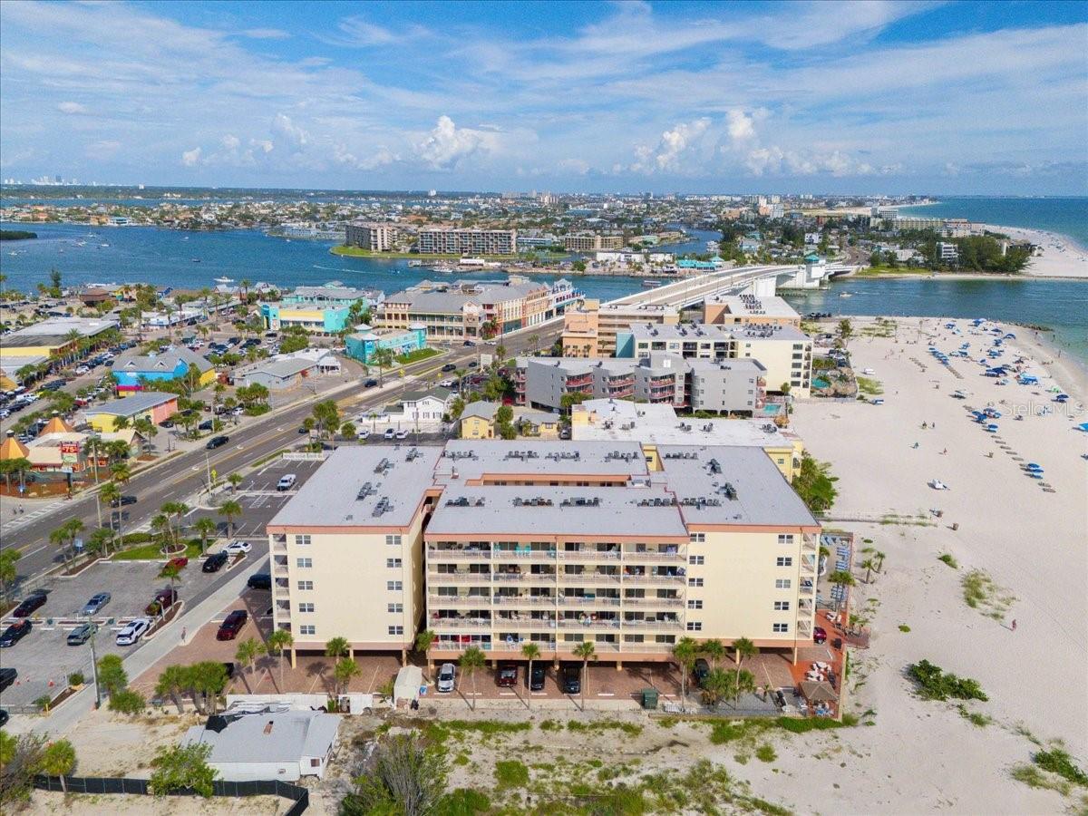 Image 34 of 45 For 13000 Gulf Boulevard 309