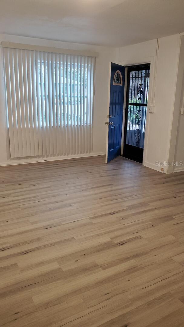 Image 2 of 14 For 13364 Helm Street