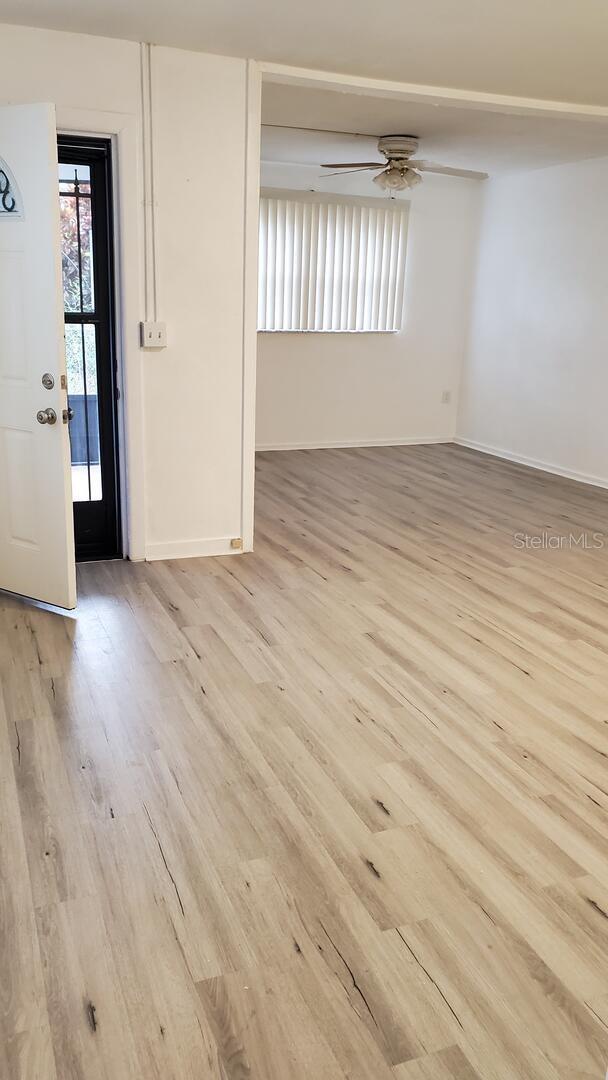 Image 3 of 14 For 13364 Helm Street