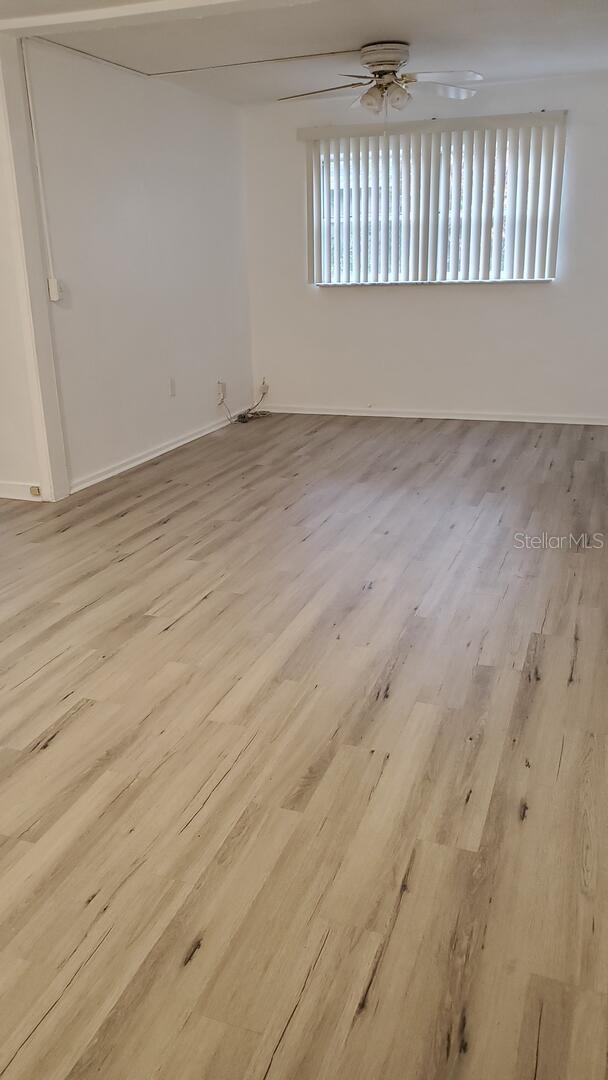 Image 4 of 14 For 13364 Helm Street