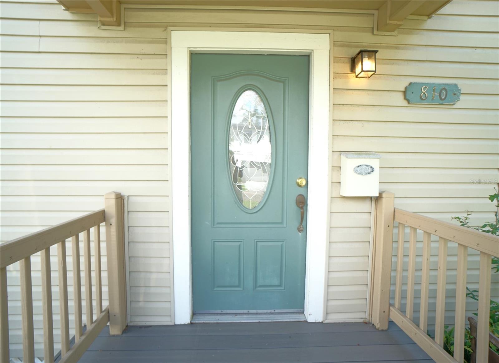 Image 2 of 21 For 810 Woodlawn Avenue