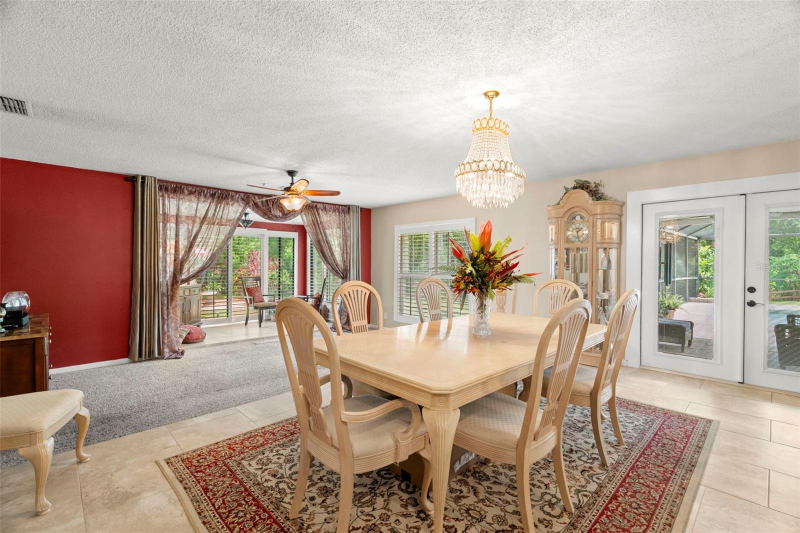Listing photo id 12 for 4208 Carrollwood Village Drive