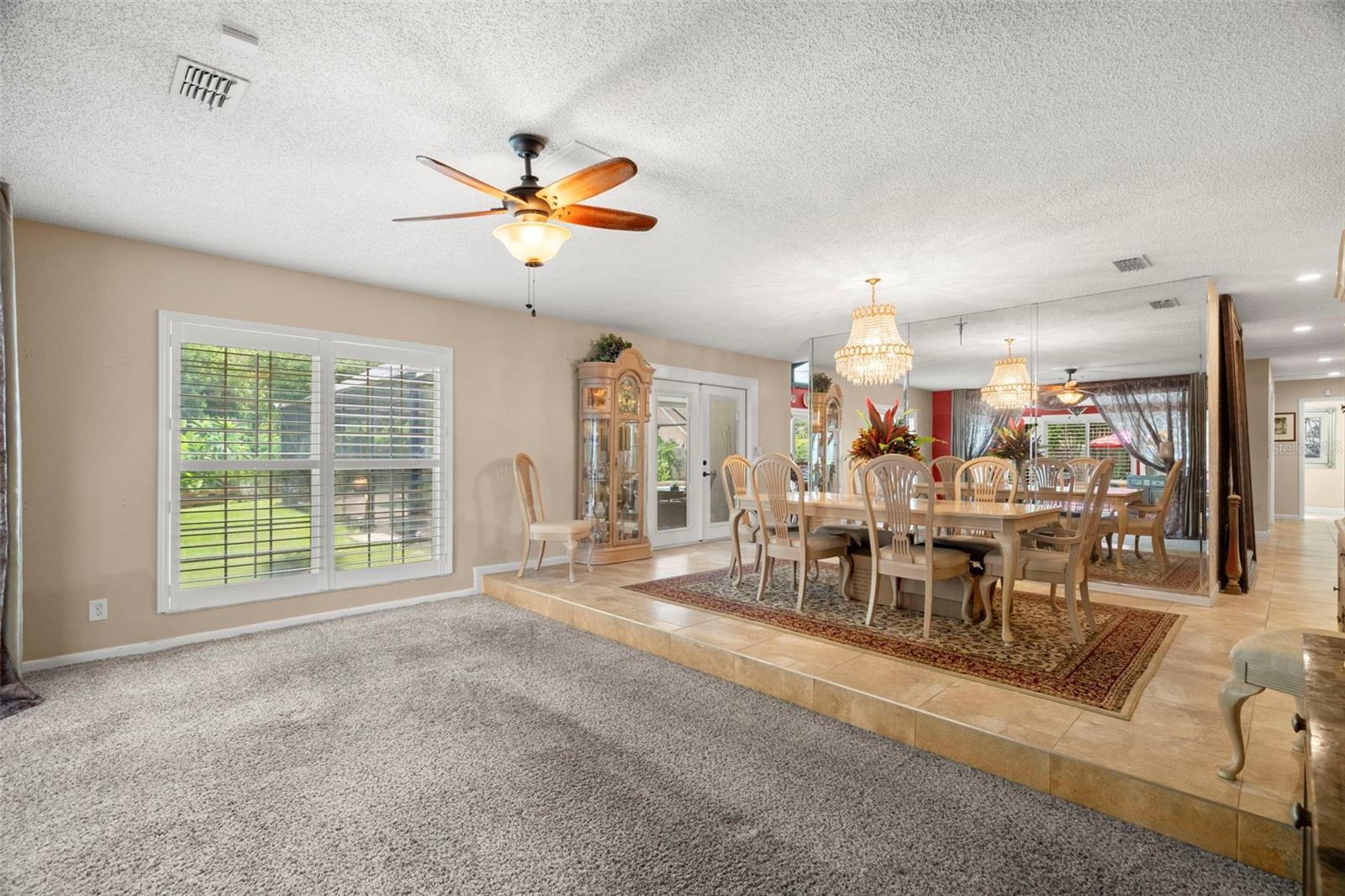 Listing photo id 16 for 4208 Carrollwood Village Drive
