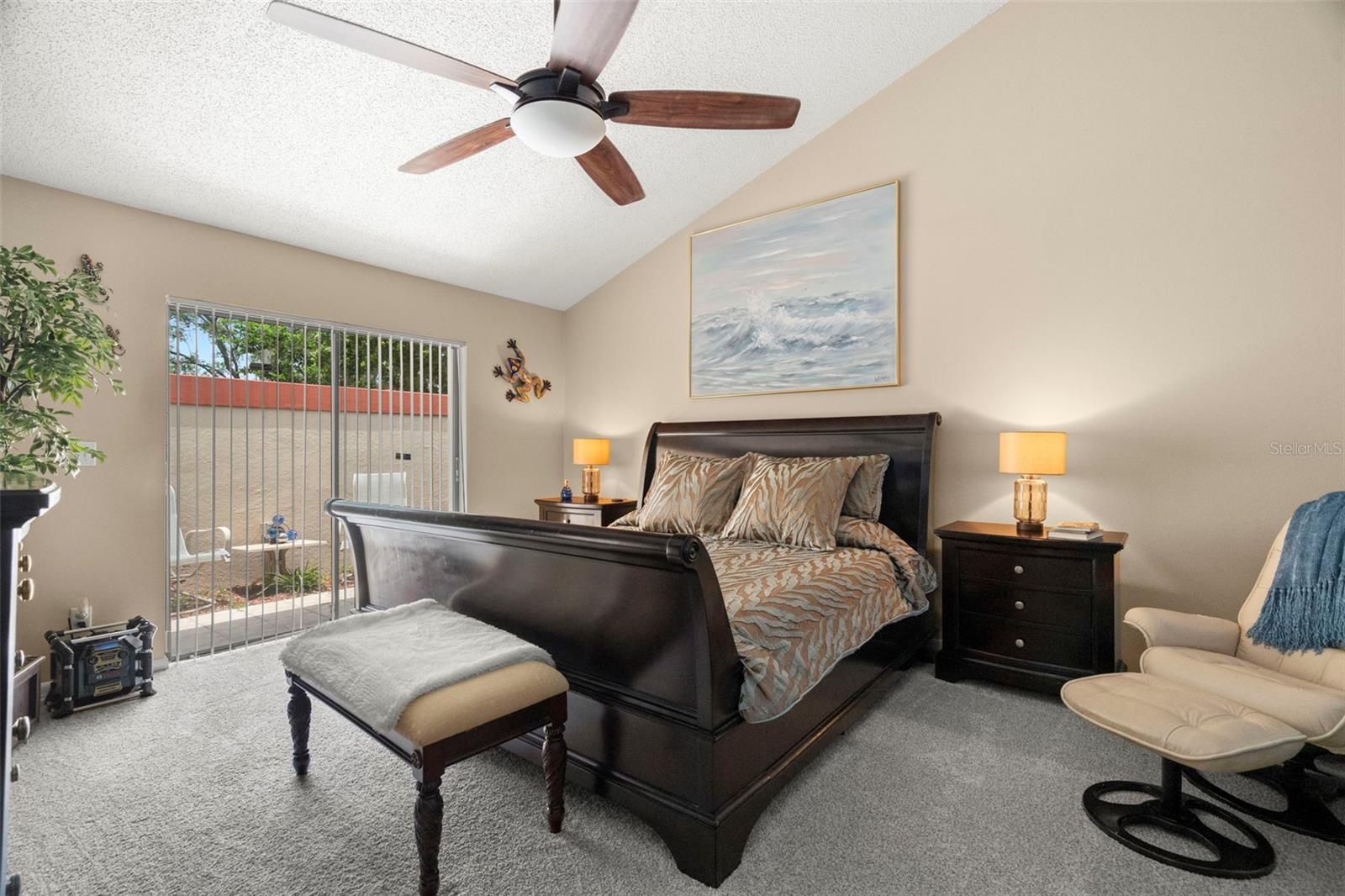 Listing photo id 17 for 4208 Carrollwood Village Drive