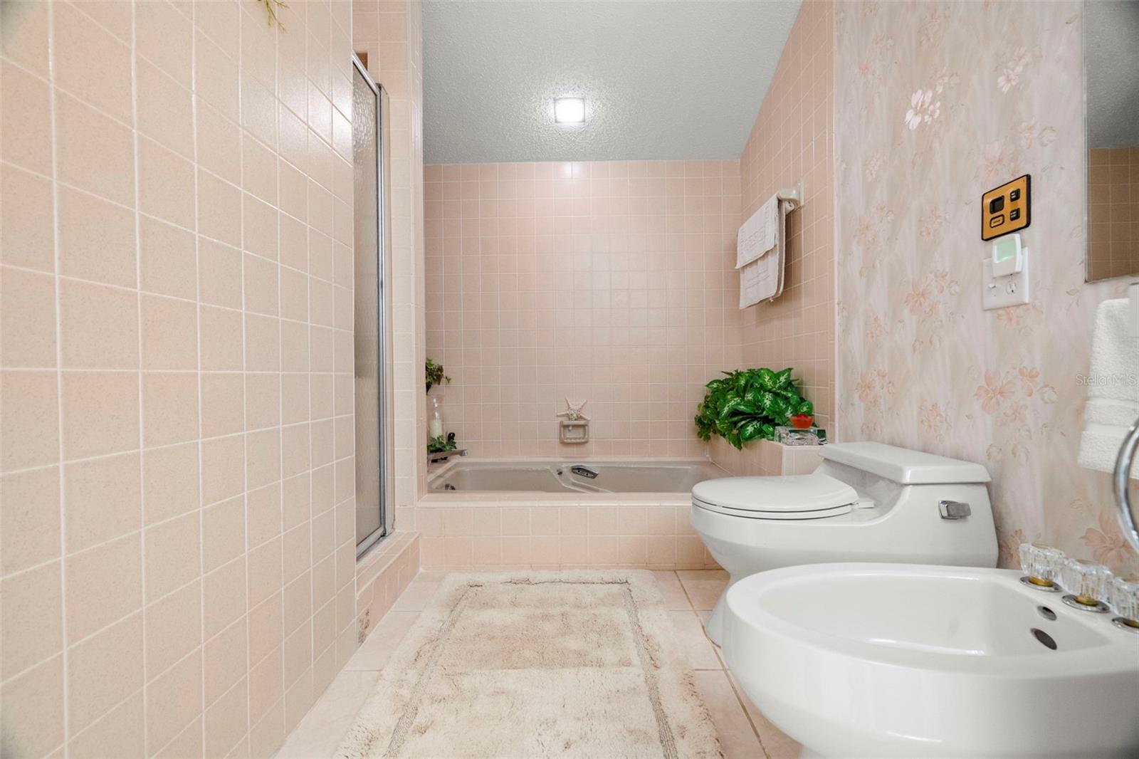 Listing photo id 20 for 4208 Carrollwood Village Drive