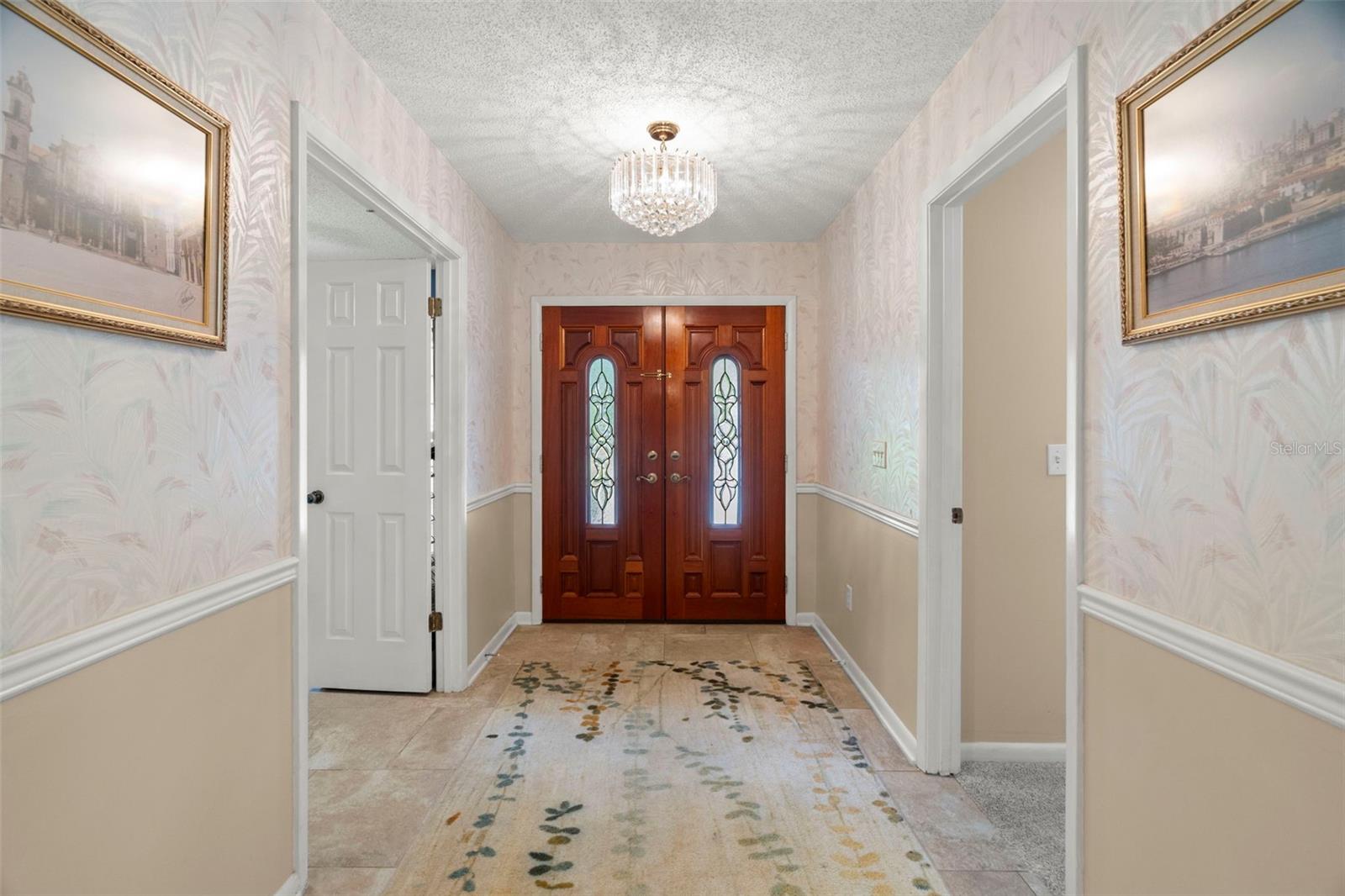Listing photo id 5 for 4208 Carrollwood Village Drive
