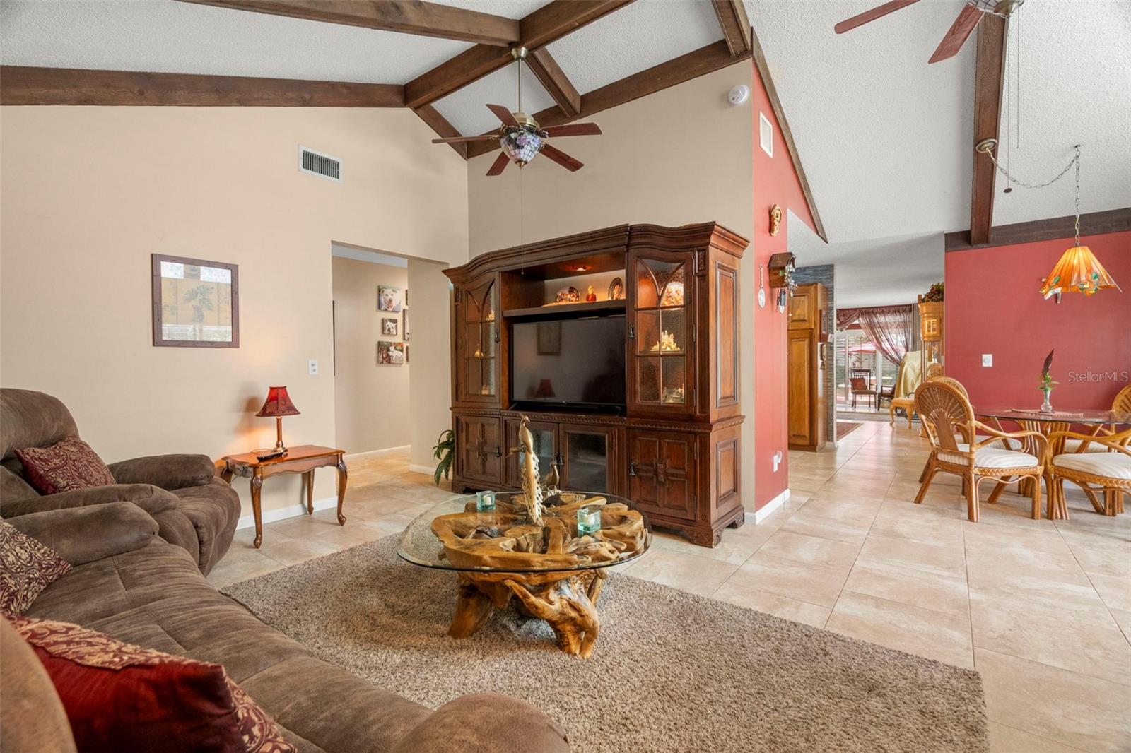 Listing photo id 6 for 4208 Carrollwood Village Drive