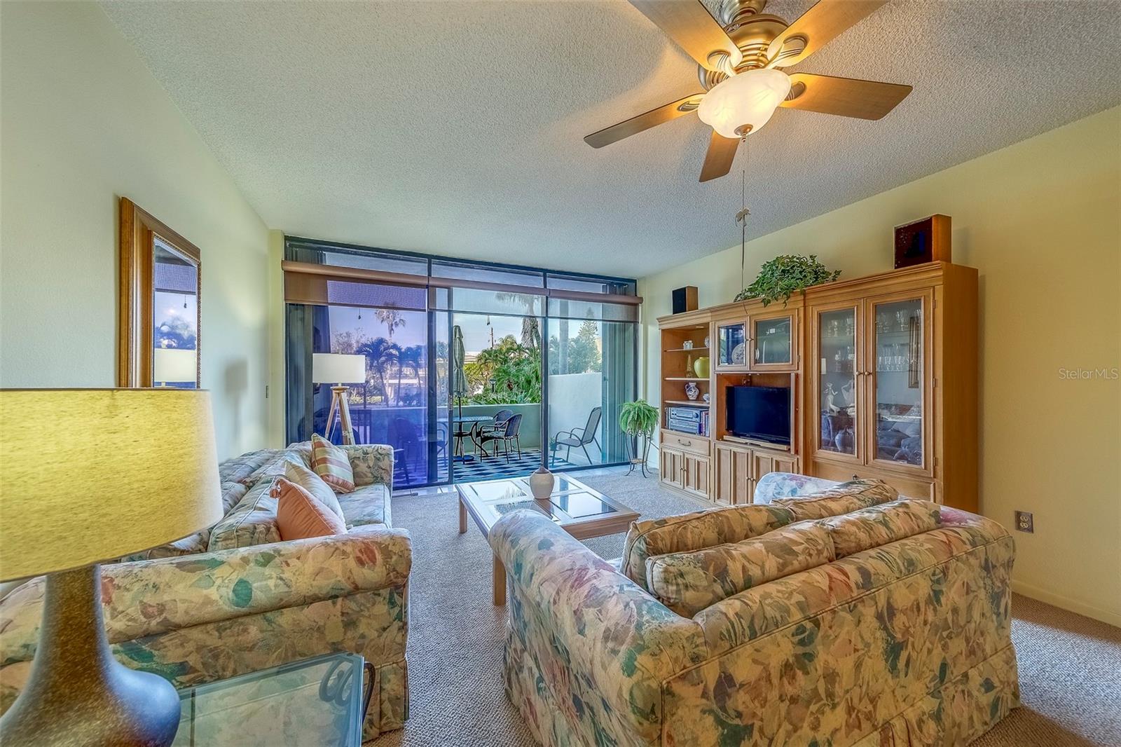 Listing photo id 8 for 400 Island Way 104