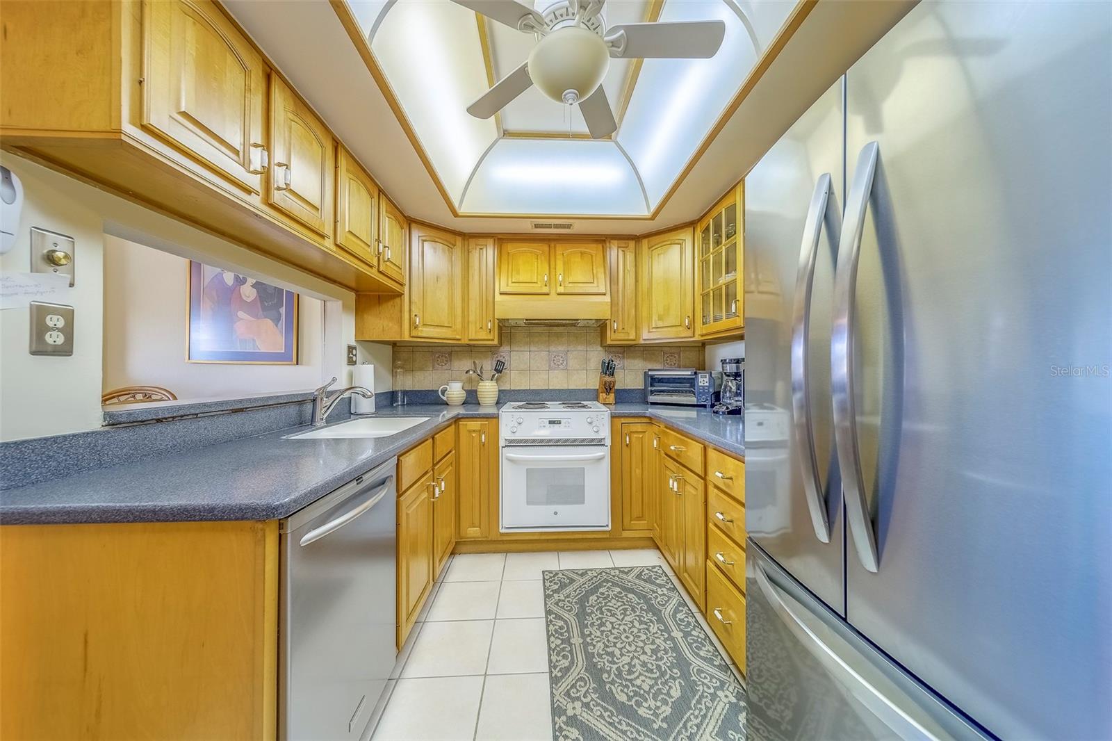 Listing photo id 10 for 400 Island Way 104