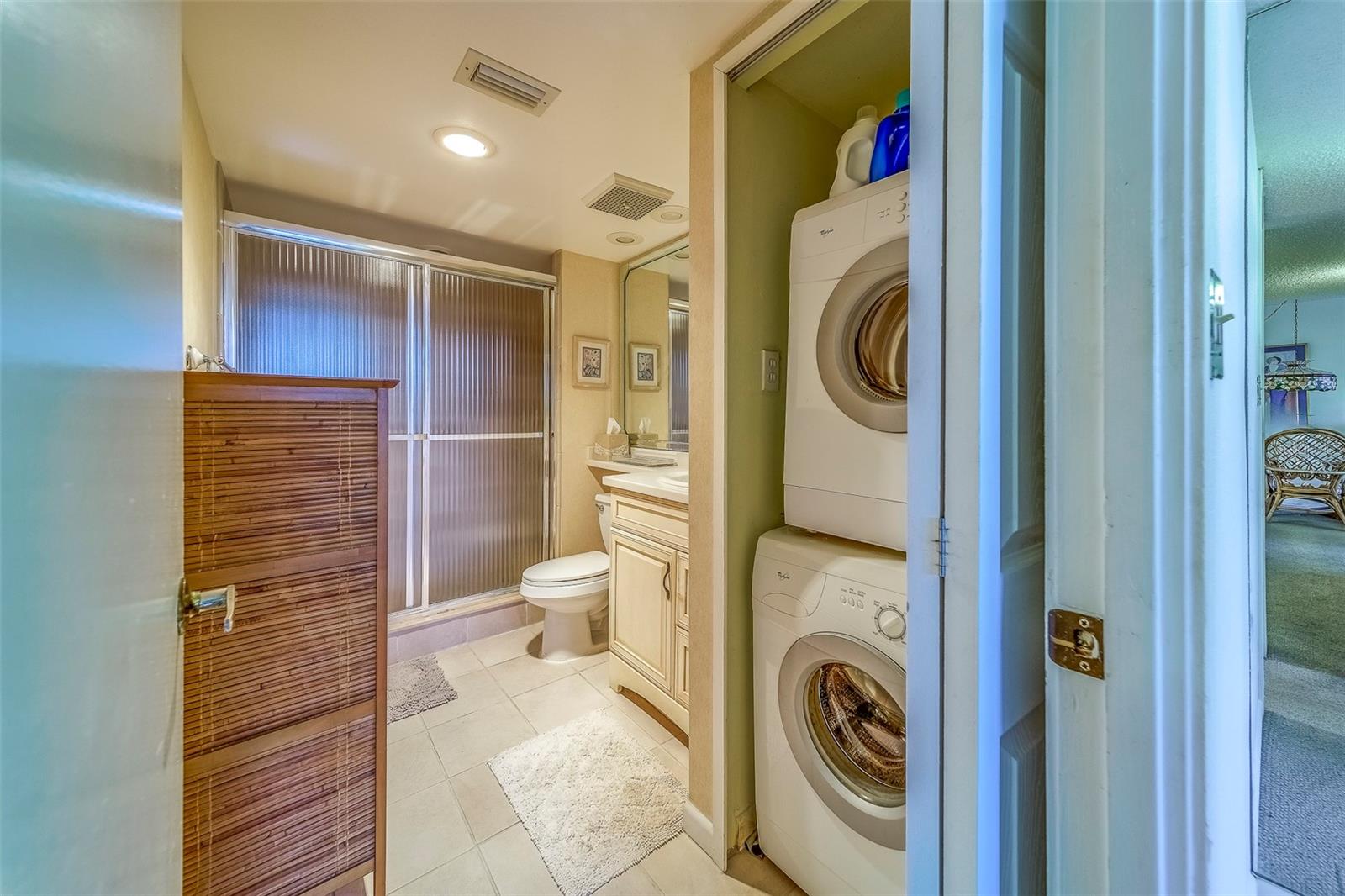 Listing photo id 22 for 400 Island Way 104