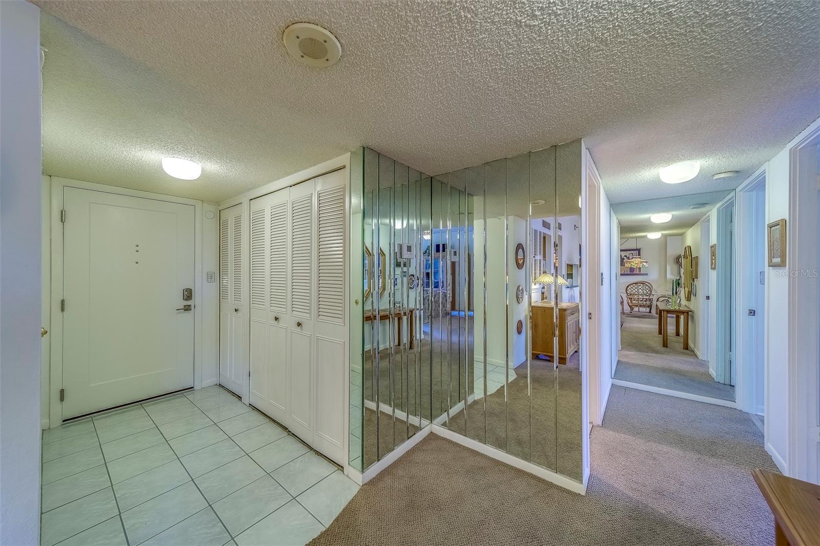 Listing photo id 1 for 400 Island Way 104