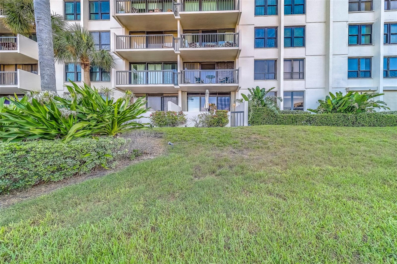Listing photo id 34 for 400 Island Way 104