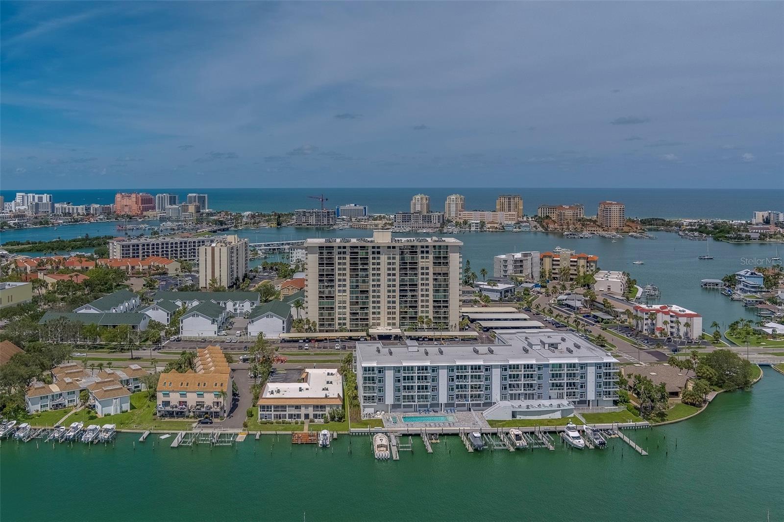 Listing photo id 36 for 400 Island Way 104
