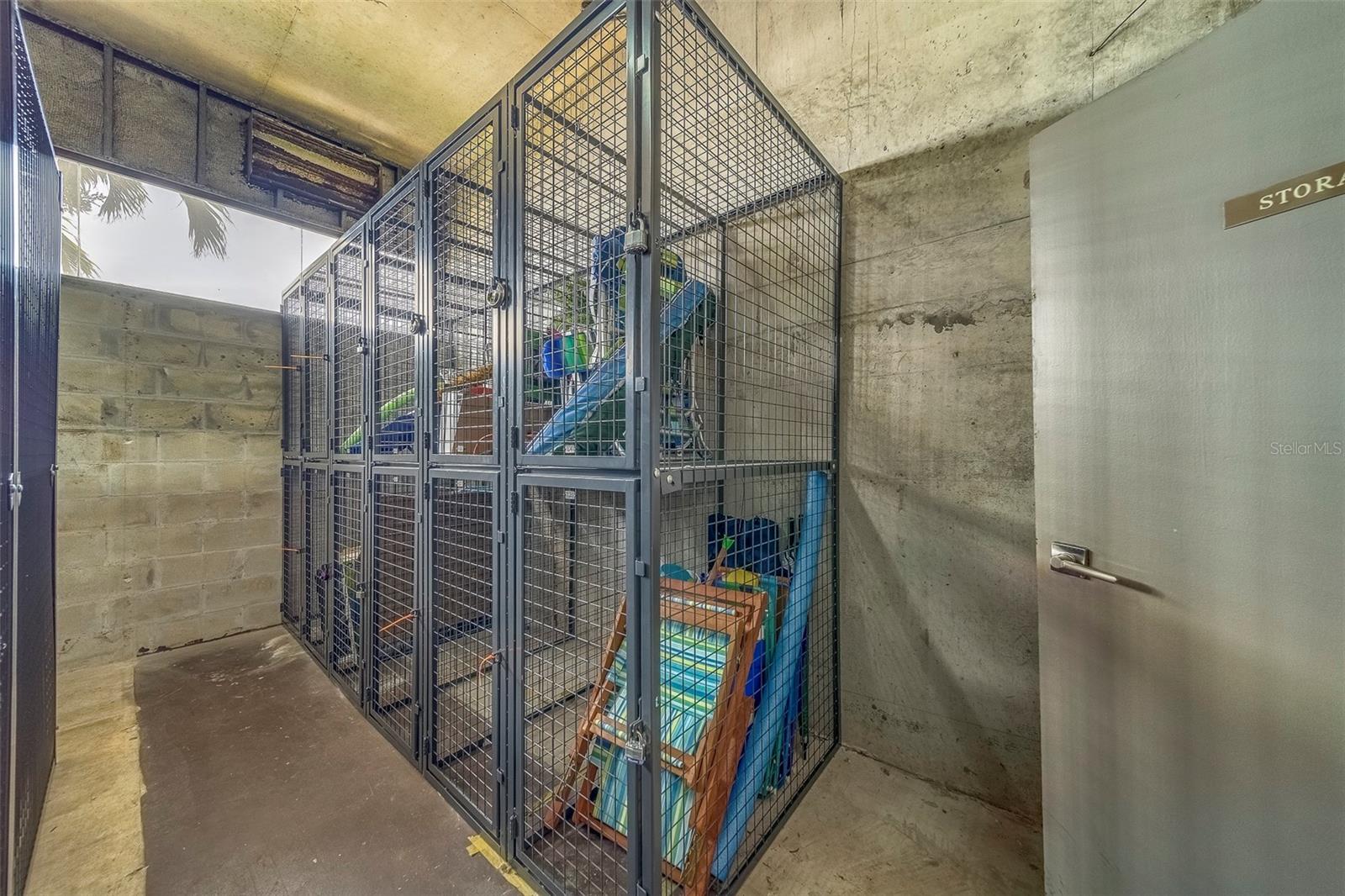 Listing photo id 39 for 400 Island Way 104