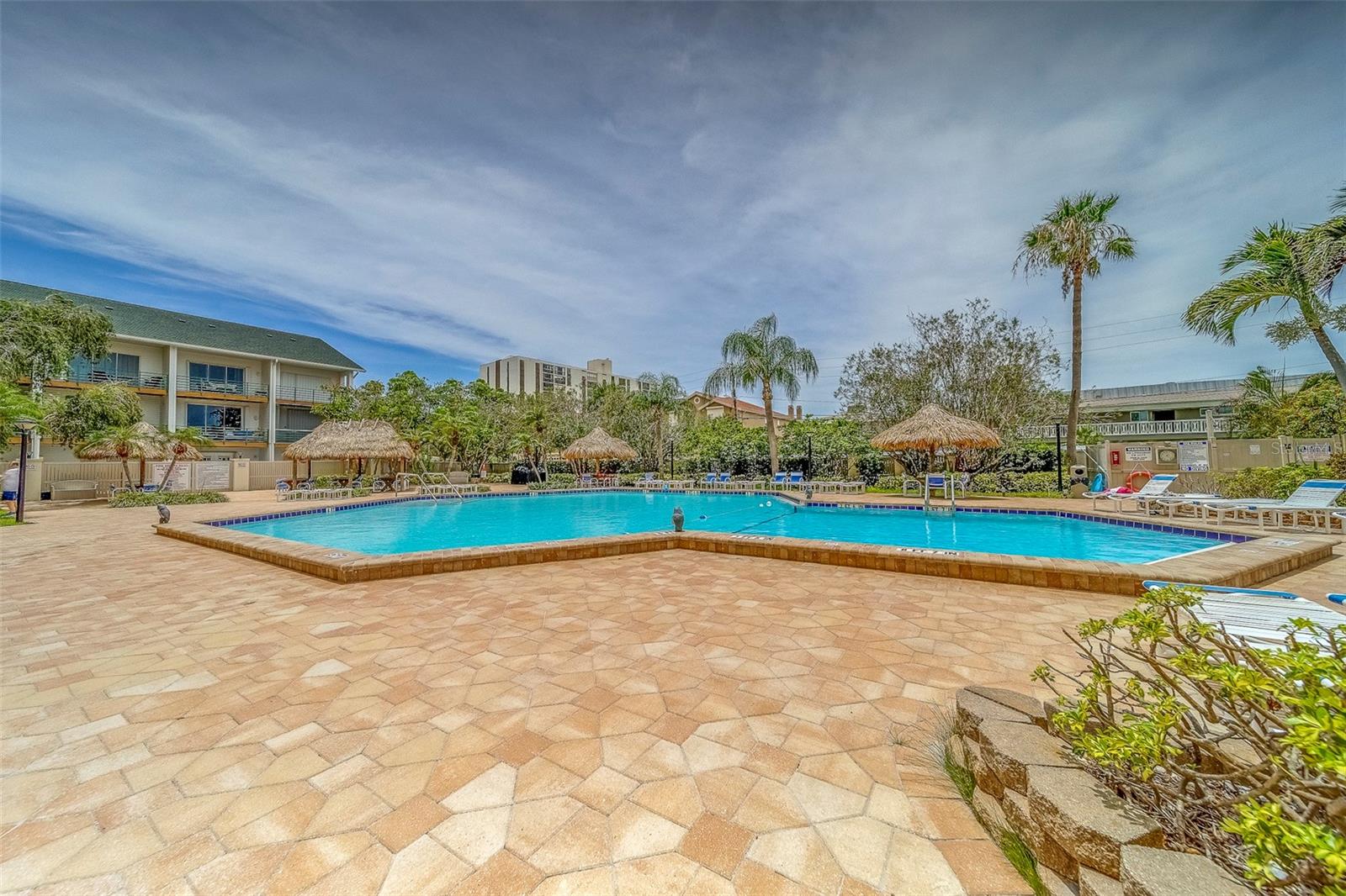 Listing photo id 42 for 400 Island Way 104