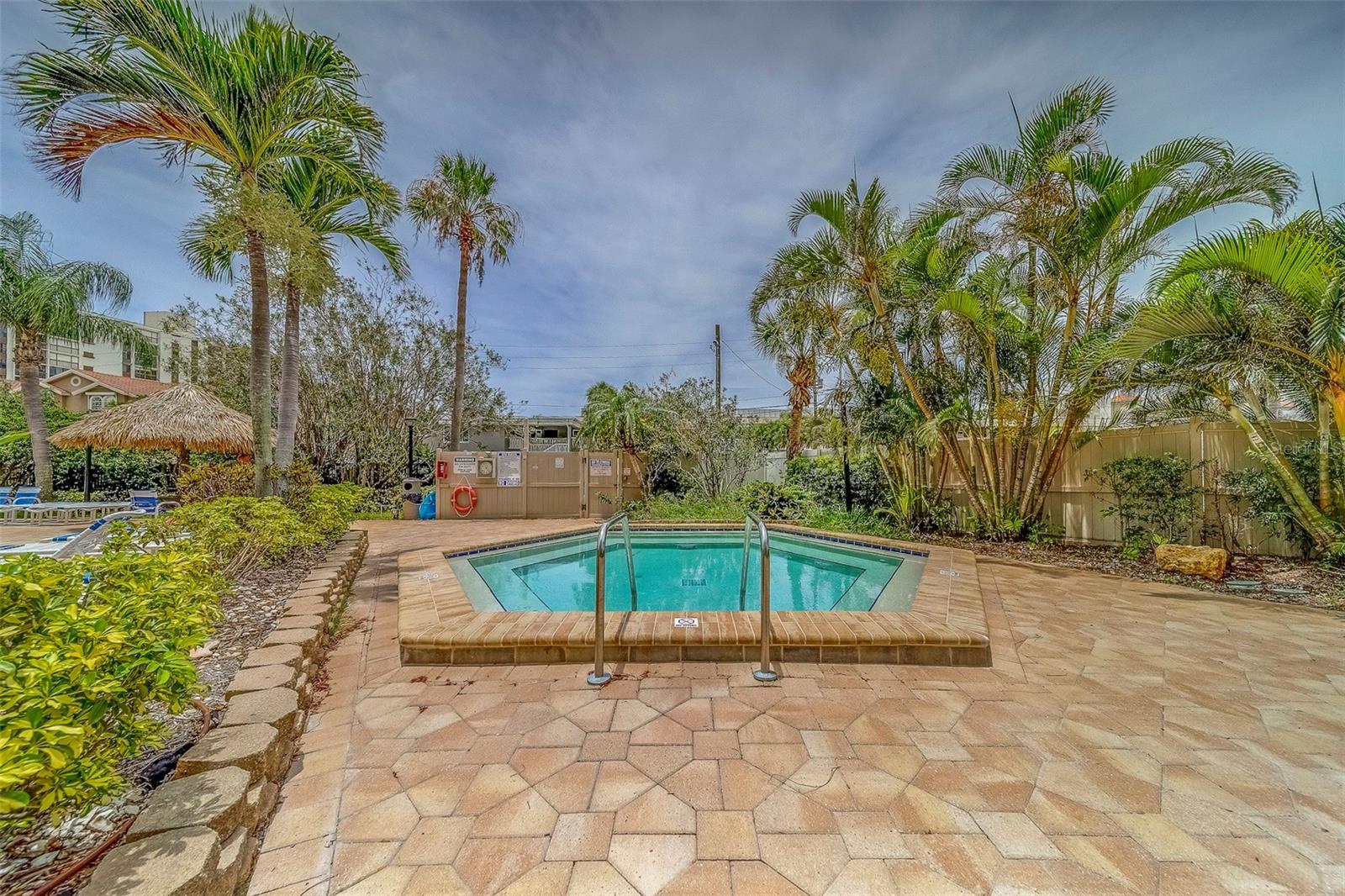 Listing photo id 43 for 400 Island Way 104