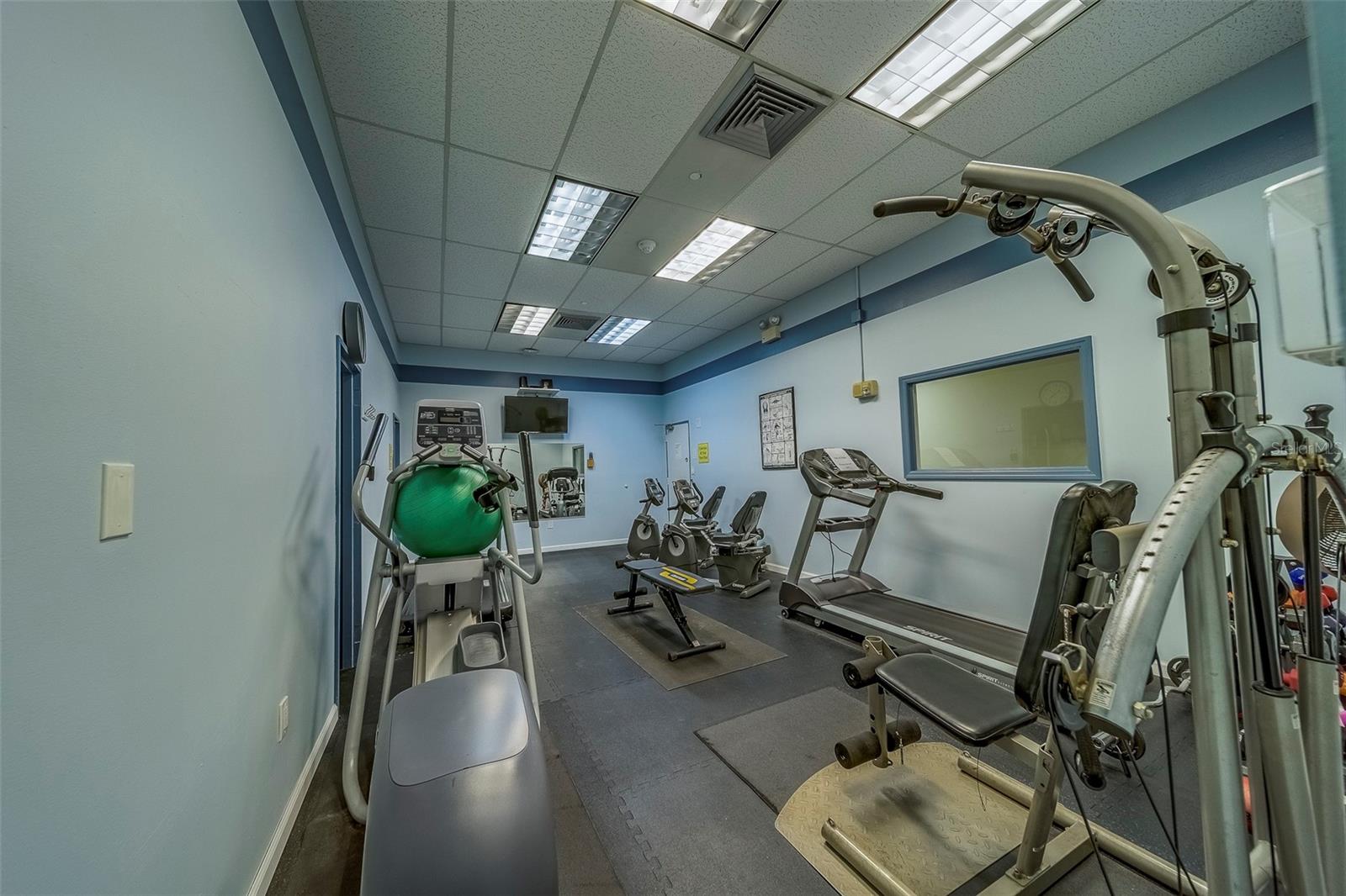 Listing photo id 44 for 400 Island Way 104