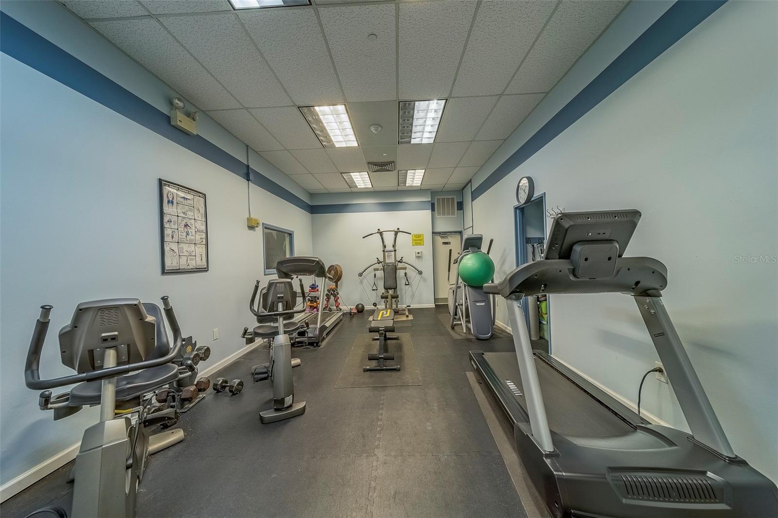 Listing photo id 45 for 400 Island Way 104