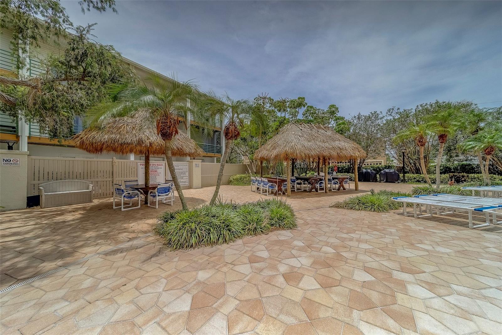 Listing photo id 46 for 400 Island Way 104