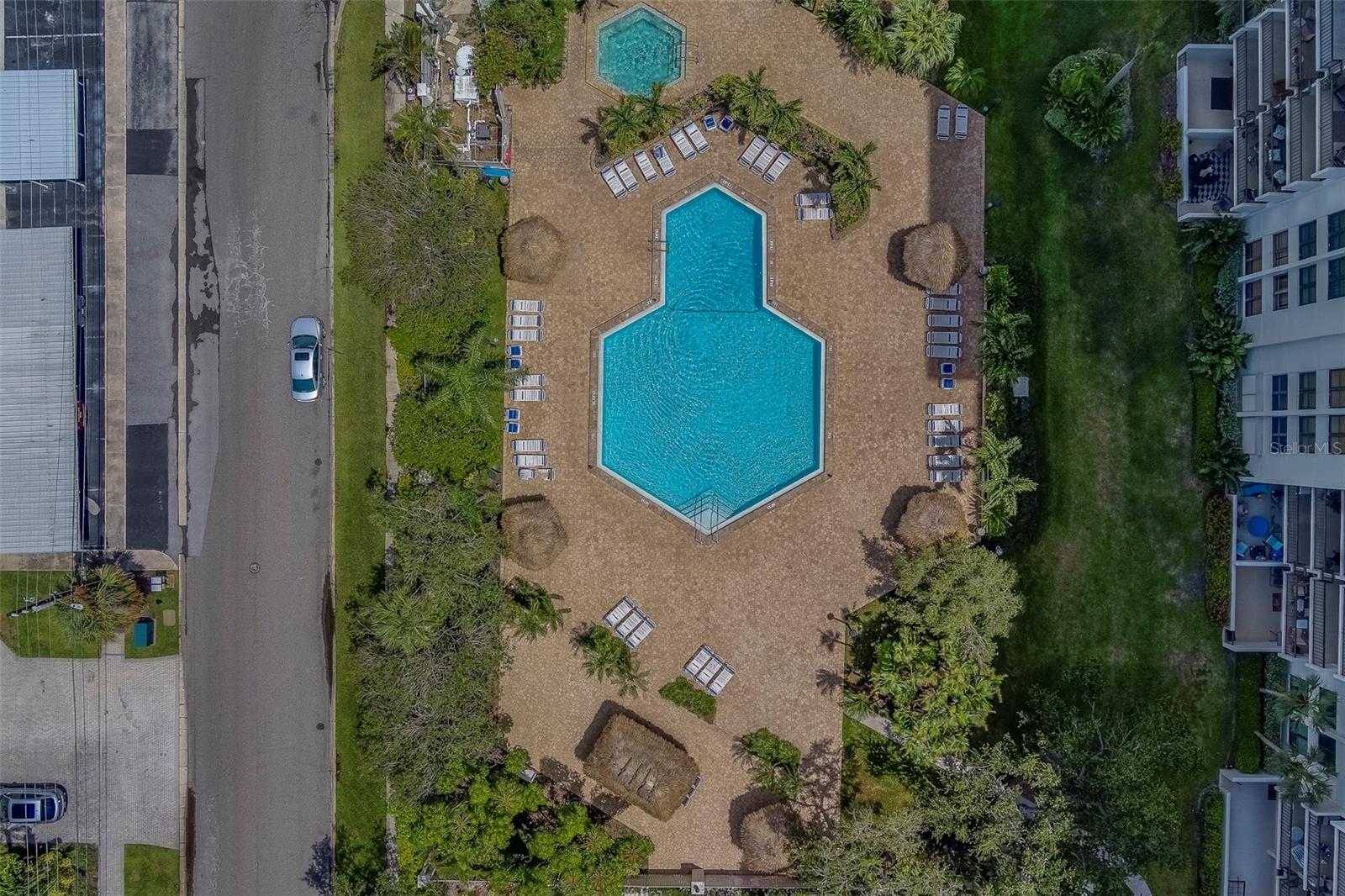 Listing photo id 51 for 400 Island Way 104