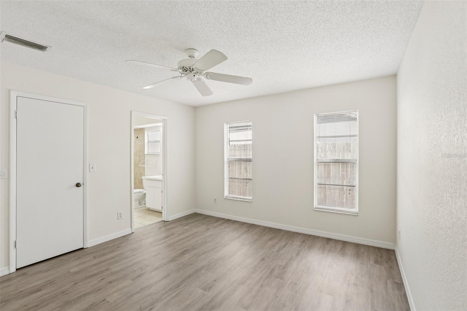 Image 11 of 25 For 5843 Darren Court N