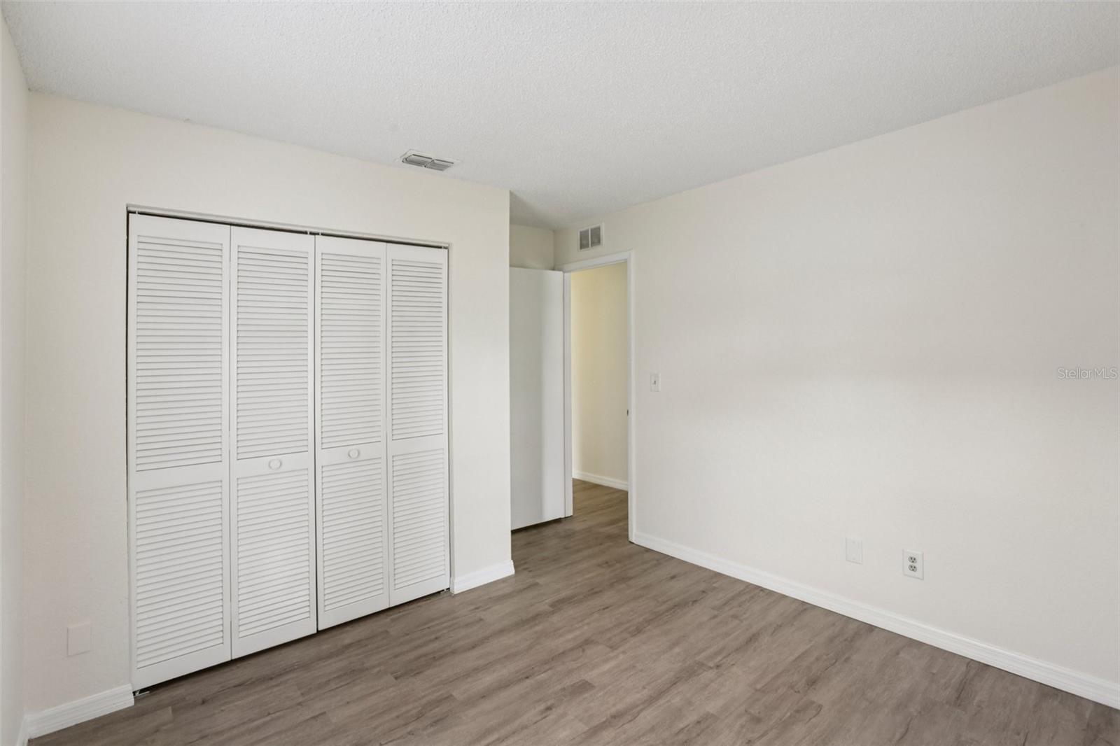 Image 16 of 25 For 5843 Darren Court N