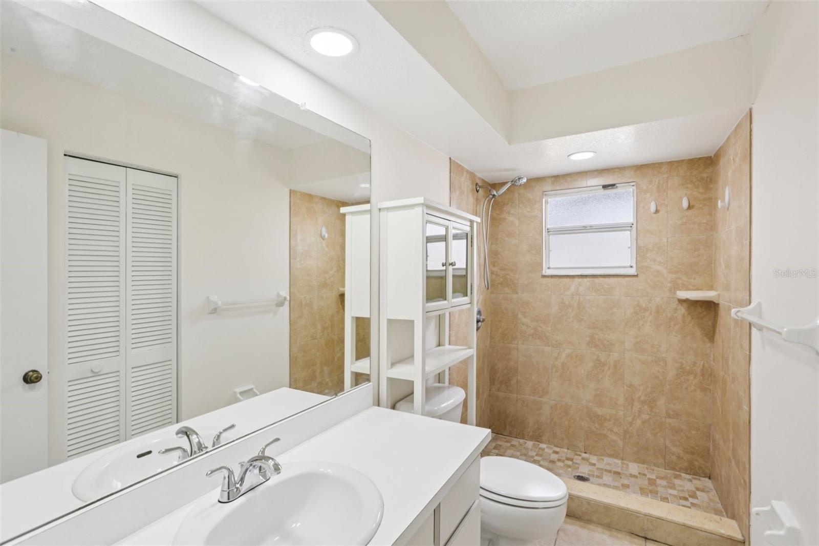 Image 20 of 25 For 5843 Darren Court N