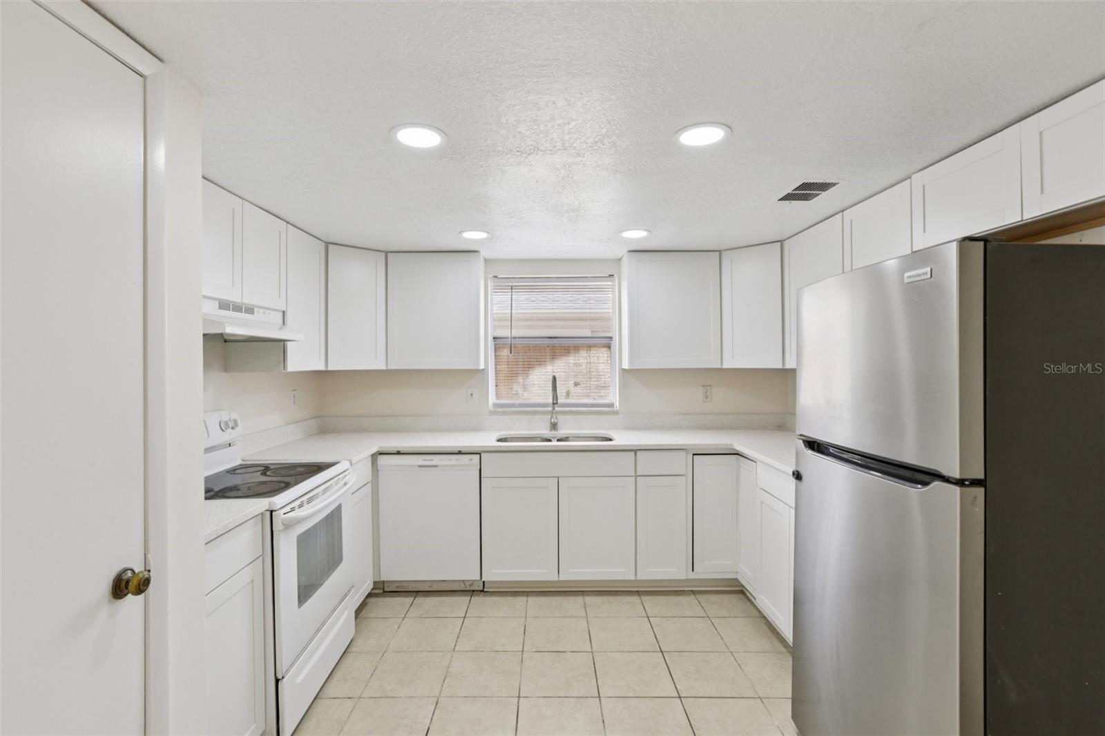 Image 8 of 25 For 5843 Darren Court N
