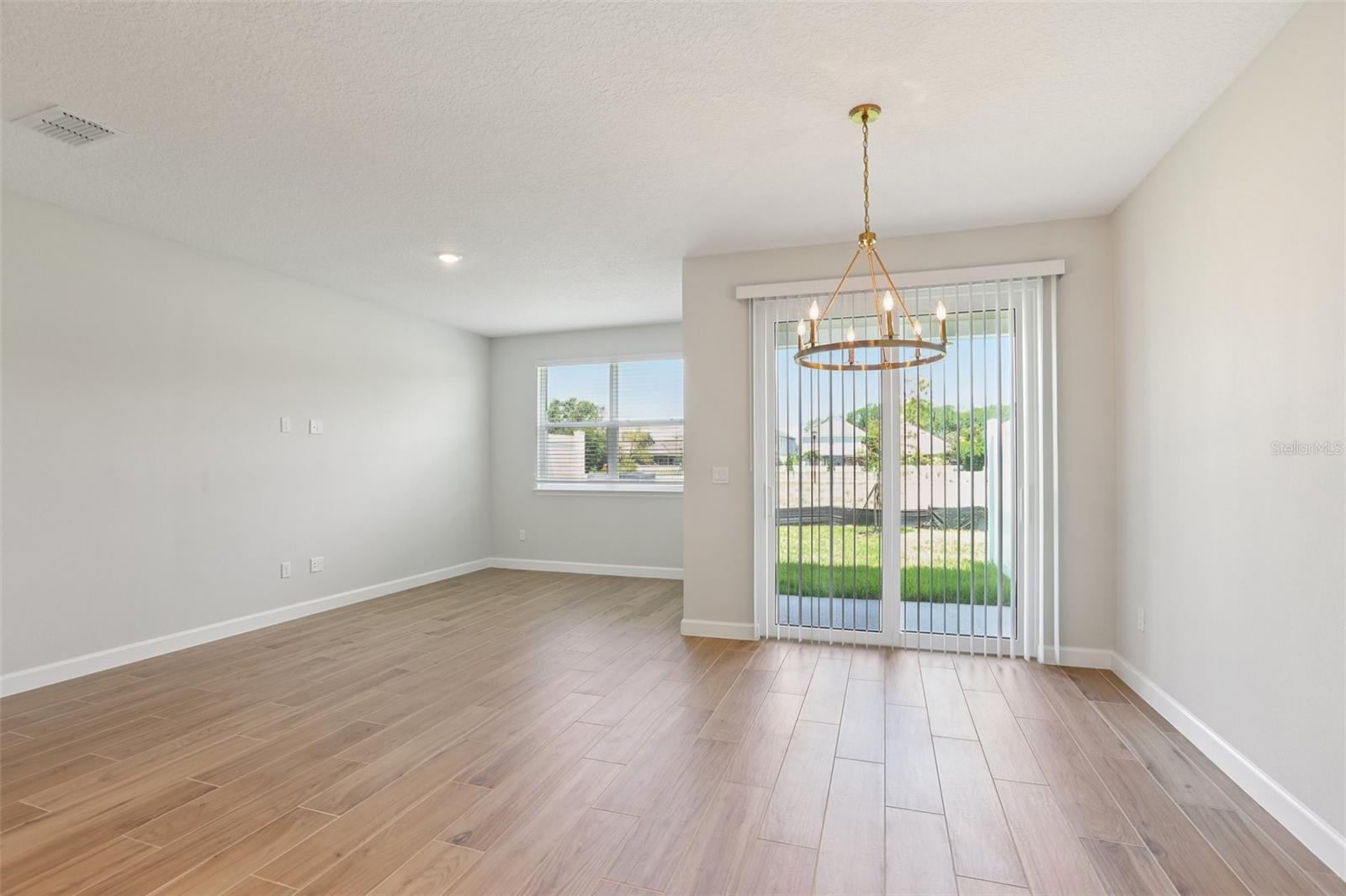 Image 11 of 40 For 7679 Deer Valley Circle