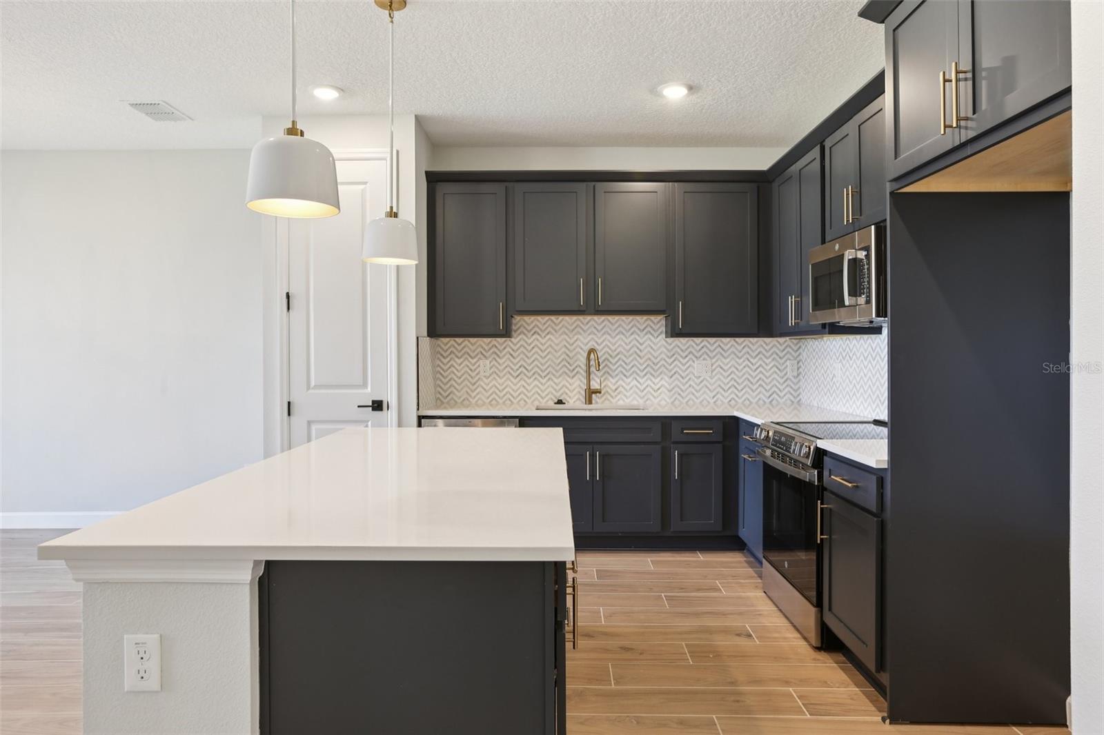 Image 13 of 40 For 7679 Deer Valley Circle