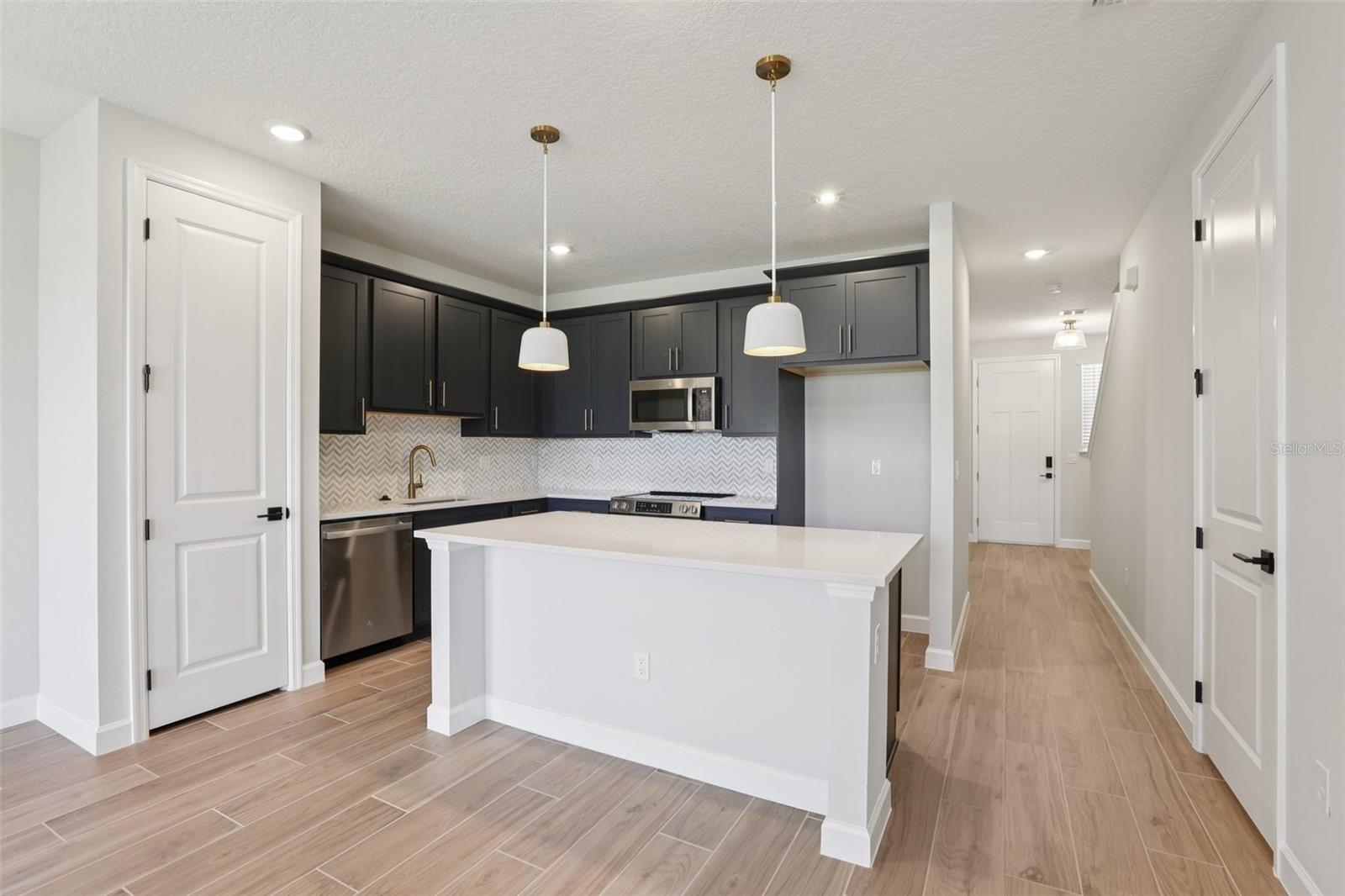 Image 15 of 40 For 7679 Deer Valley Circle