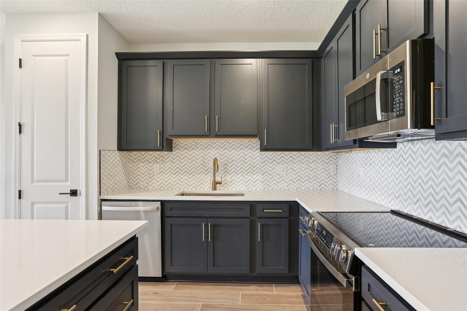 Image 20 of 40 For 7679 Deer Valley Circle