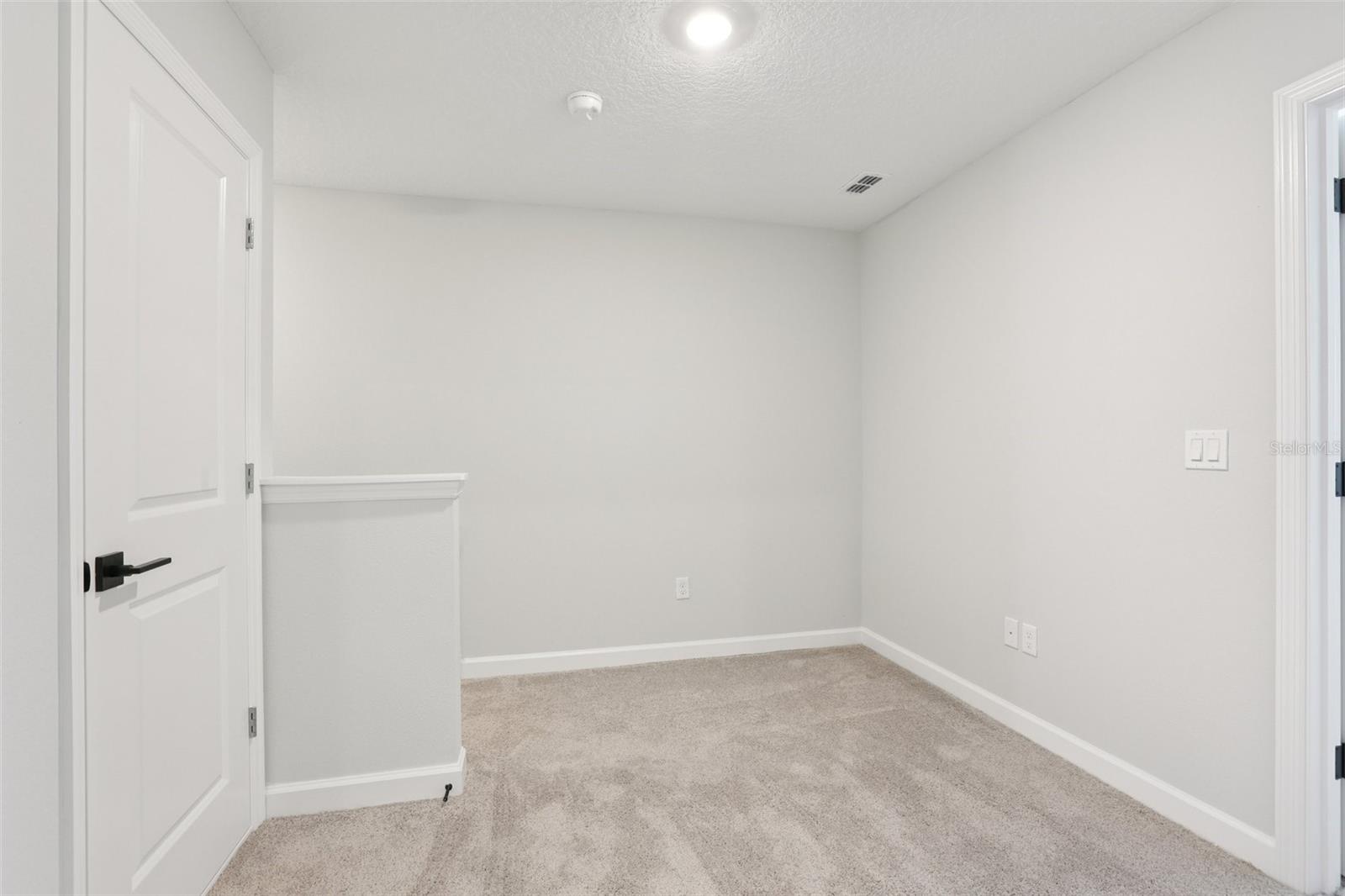 Image 23 of 40 For 7679 Deer Valley Circle