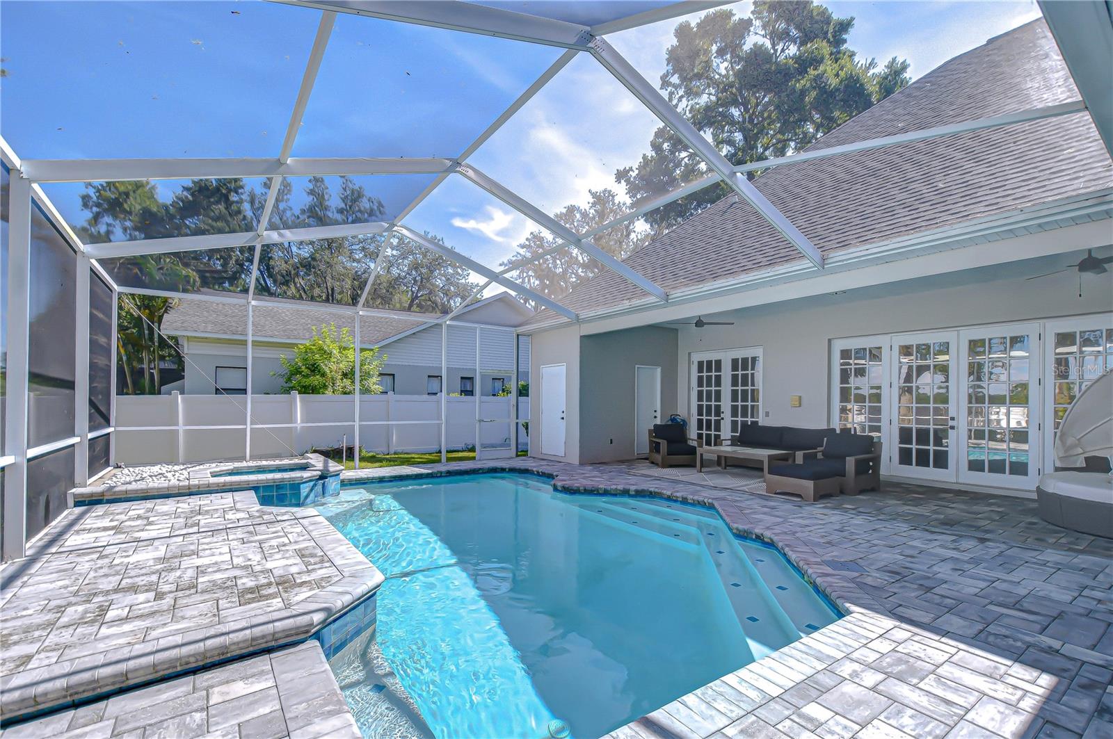 Image 4 of 39 For 3012 Colonial Ridge Drive