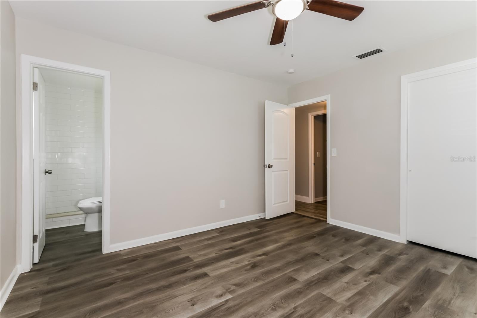 Listing photo id 9 for 215 Cranberry Lane