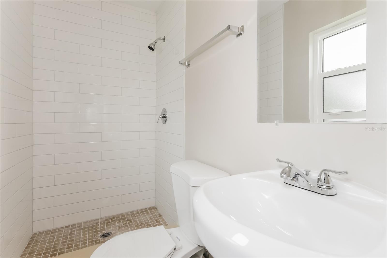 Listing photo id 10 for 215 Cranberry Lane