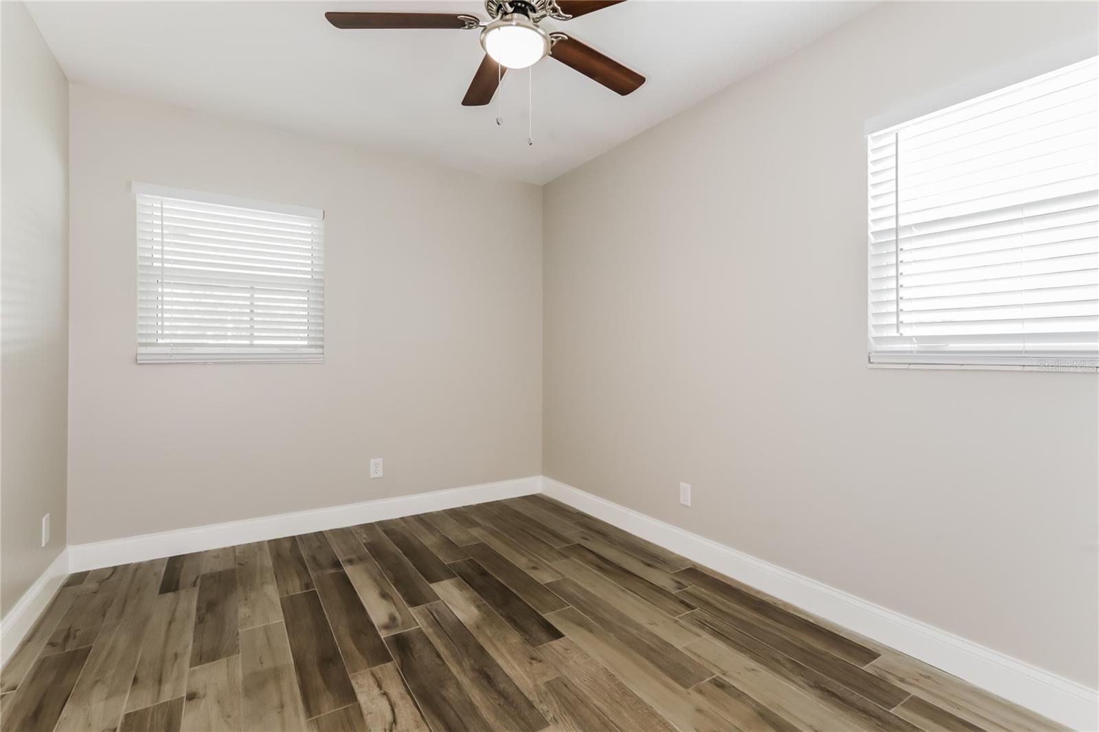 Listing photo id 11 for 215 Cranberry Lane