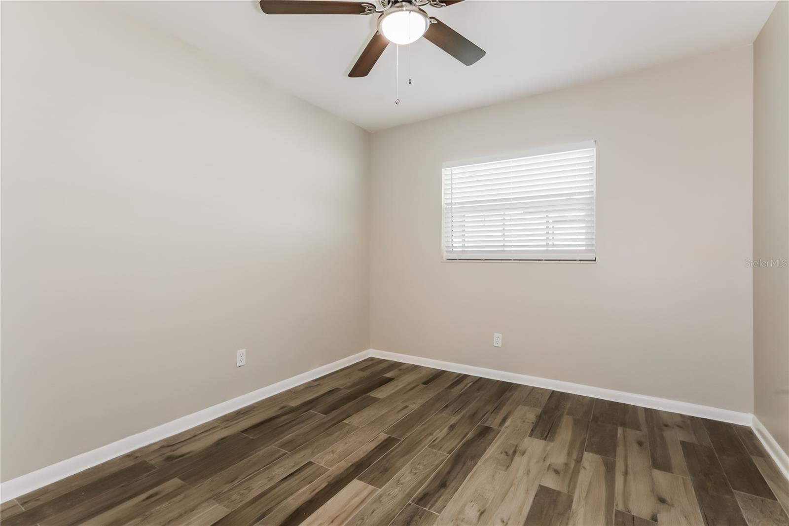 Listing photo id 12 for 215 Cranberry Lane