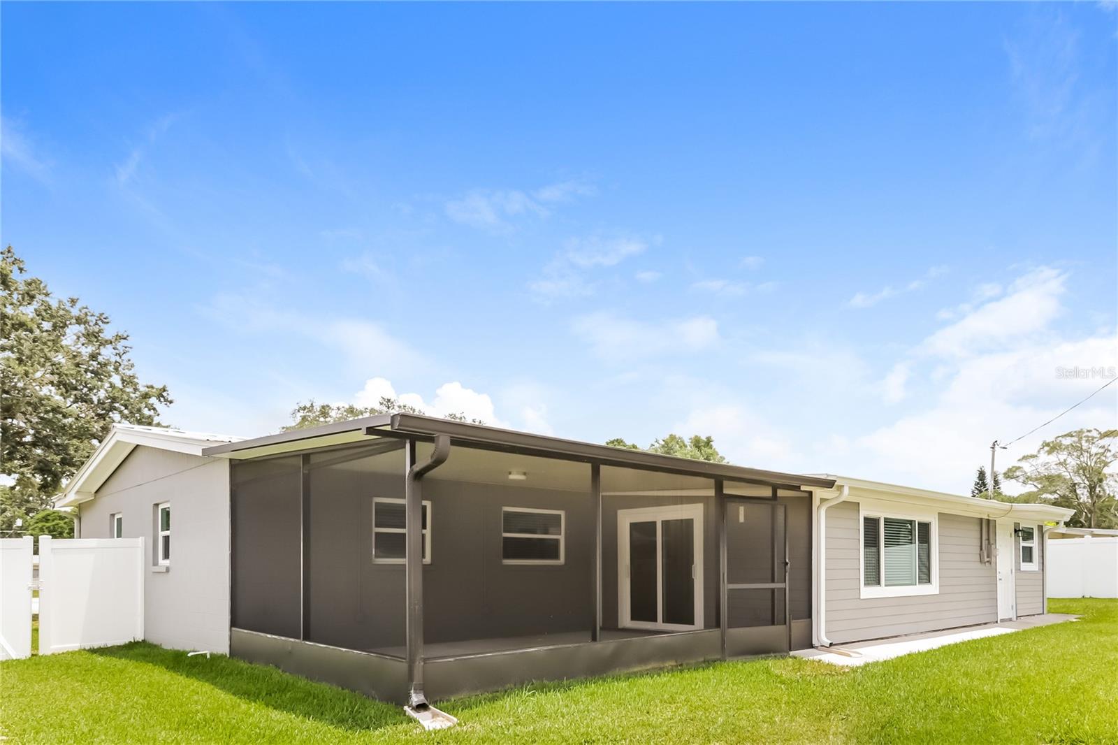 Listing photo id 14 for 215 Cranberry Lane