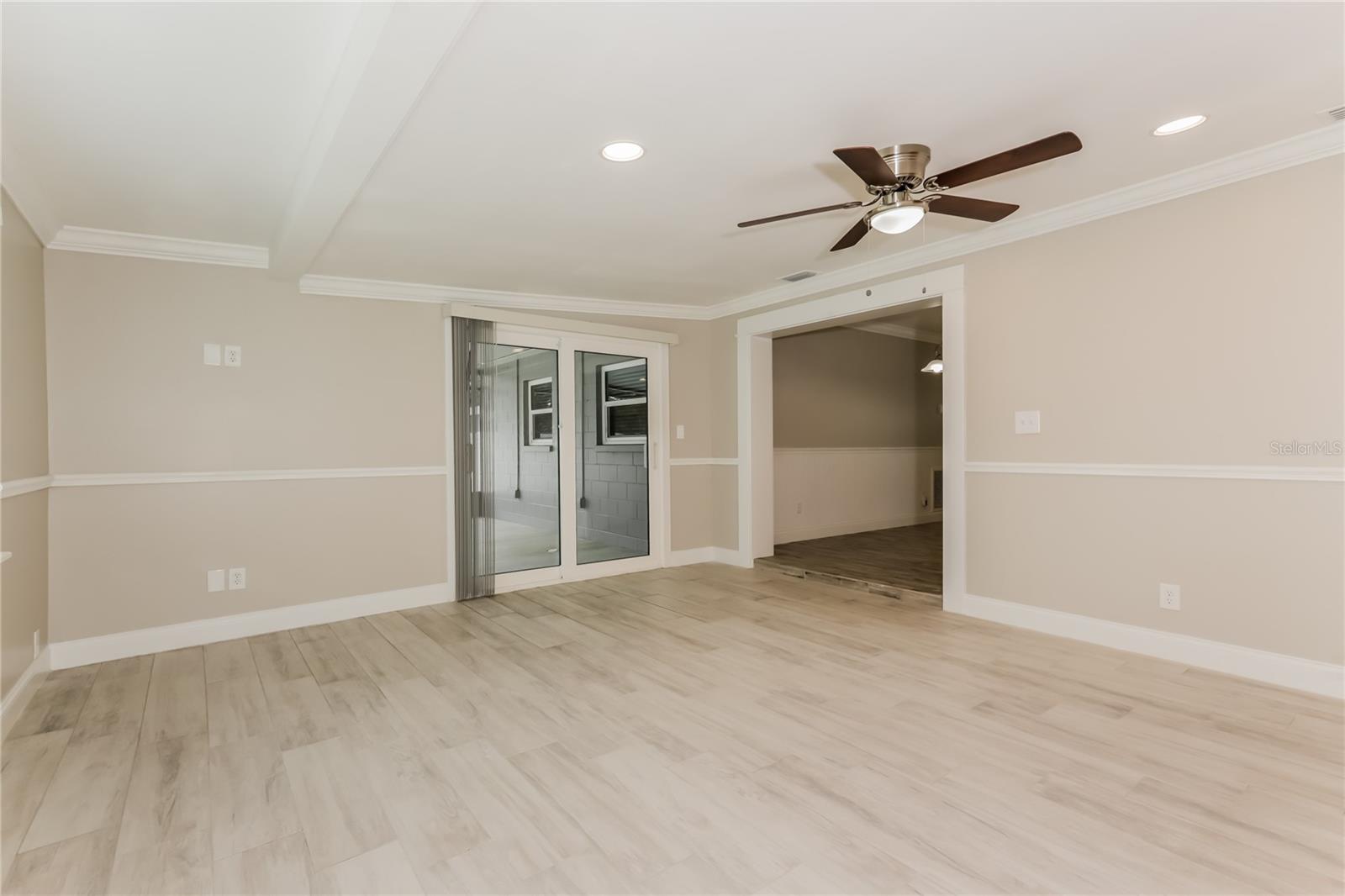 Listing photo id 6 for 215 Cranberry Lane