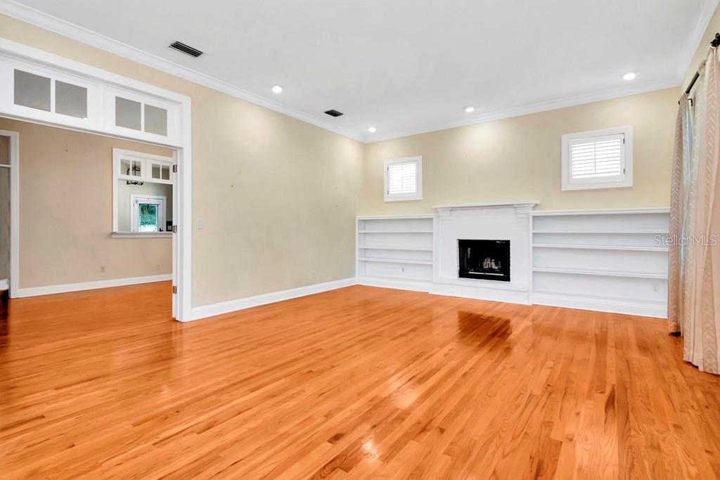 Image 2 of 25 For 2408 Jetton Avenue