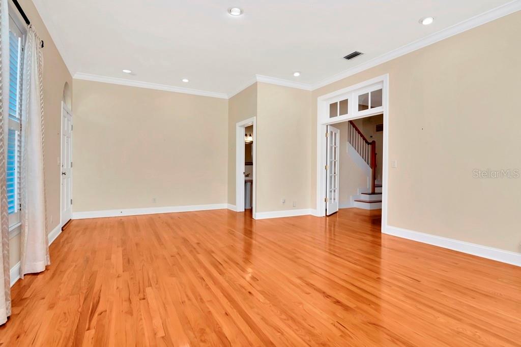 Image 5 of 25 For 2408 Jetton Avenue