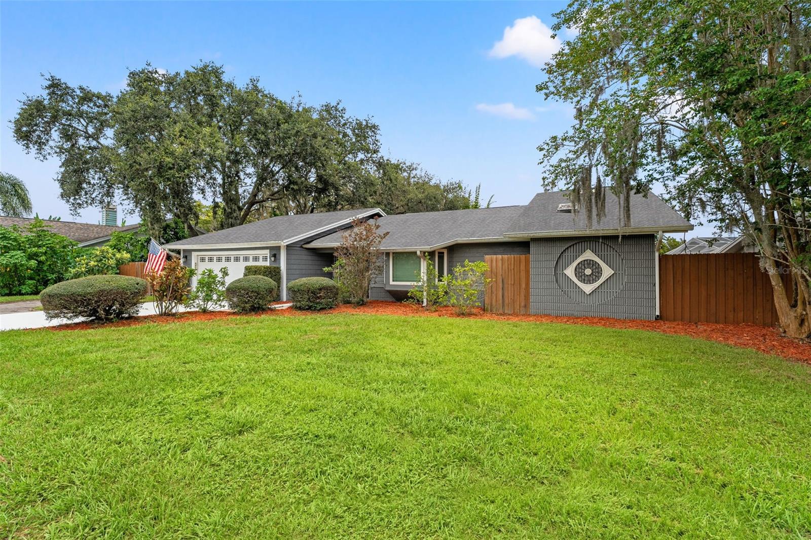 Image 3 of 50 For 573 Whispering Lakes Boulevard