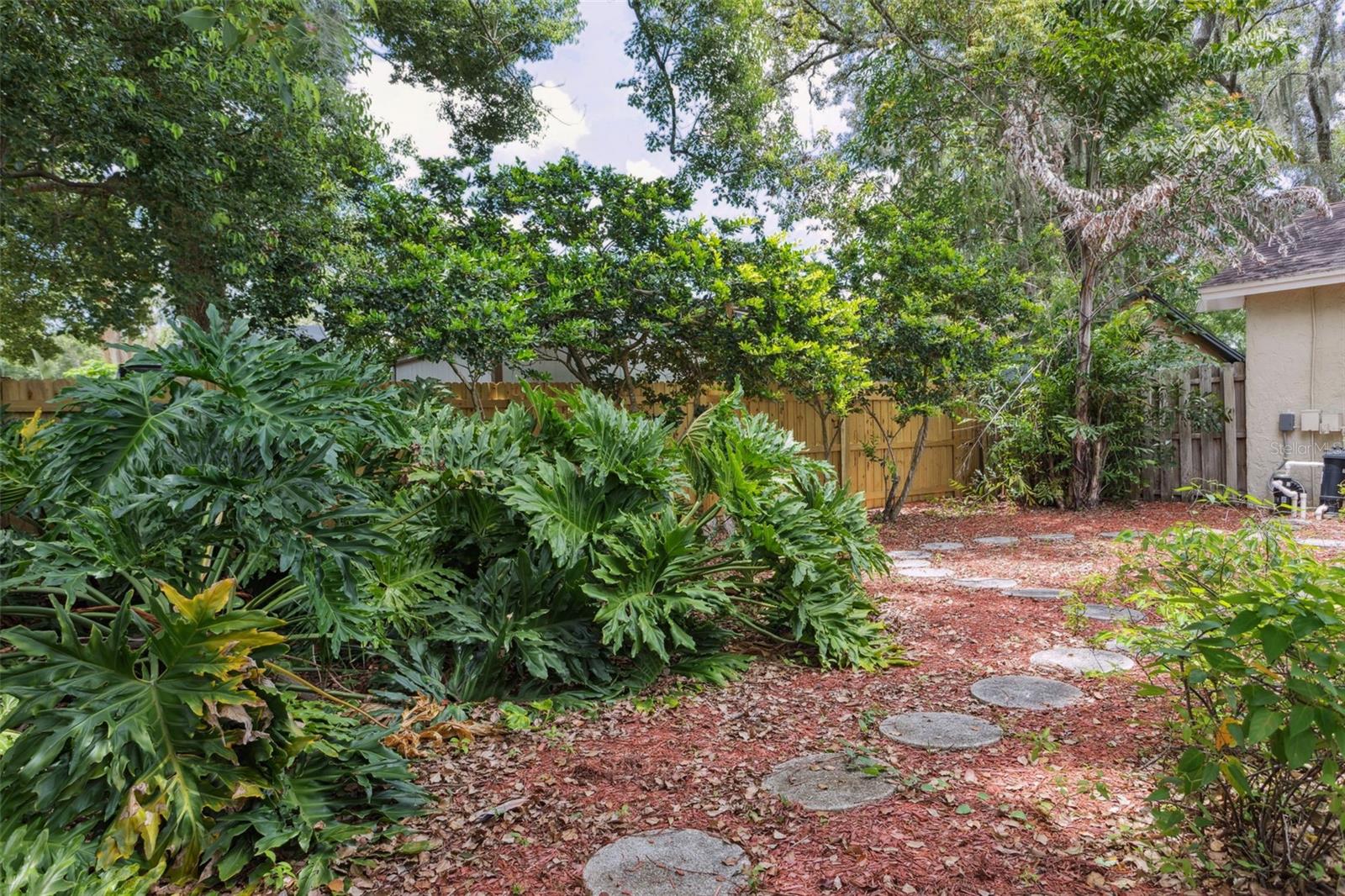 Image 32 of 39 For 11320 Carrollwood Estates Drive