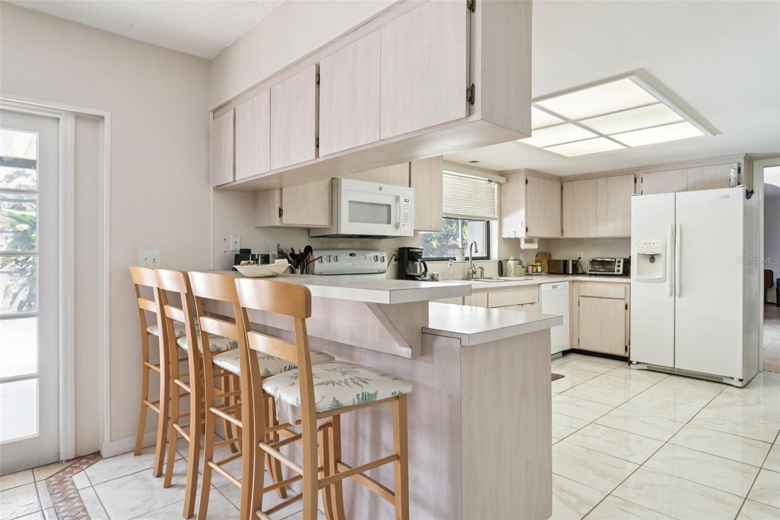 Image 8 of 39 For 11320 Carrollwood Estates Drive